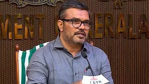സ്വർണക്കടത്തിനെക്കുറിച്ച് ഇപ്പോൾ മിണ്ടാട്ടമില്ല; മാധ്യമങ്ങളും അൻവറും തമ്മിലാണ്  നെക്സസ് , എം.ബി. രാജേഷ്