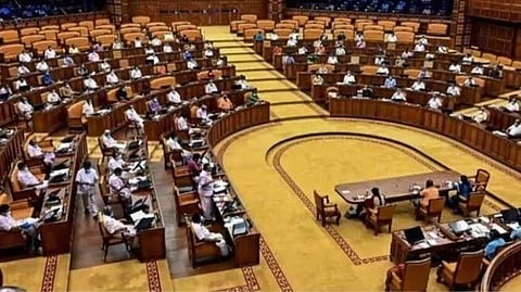 പ്രതിപക്ഷത്തിന്‍റെ അടിയന്തര പ്രമേയത്തിന് അനുമതി; സഭയിലെ കയ്യാങ്കളിയില്‍ നാല് പ്രതിപക്ഷ എംഎല്‍‌മാർക്ക് താക്കീത്