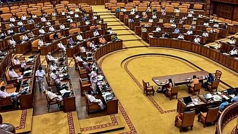 സഭയിൽ അടിയന്തര പ്രമേയ ചർച്ച ആരംഭിച്ചു;  എഡിജിപിയും മലപ്പുറം പരാമർശവും ചർച്ചയാകുന്നു, മുഖ്യമന്ത്രി സഭയിലില്ല