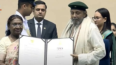 'ഇരുണ്ട നിറമുള്ളവർ സിനിമയില്‍ നിലനിൽക്കില്ല', ബോളിവുഡില്‍ നിന്ന് വേർതിരിവ് അനുഭവിച്ചിട്ടുണ്ടെന്ന് മിഥുന്‍ ചക്രബർത്തി