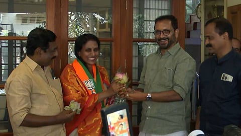 മുന്‍ ഡിജിപി ആര്‍. ശ്രീലേഖ ബിജെപിയിൽ; കെ. സുരേന്ദ്രനില്‍ നിന്നും അംഗത്വം സ്വീകരിച്ചു