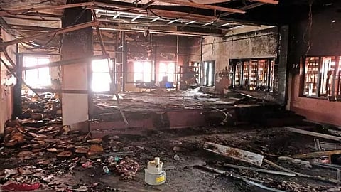 പാറമേക്കാവ് തീപിടിത്തം: പൊലീസ് എഫ്ഐആര്‍ വസ്തുതാ വിരുദ്ധം, പൂരം കലക്കല്‍ വിവാദവുമായി ബന്ധമുണ്ടോയെന്ന് സംശയം: പാറമേക്കാവ് ദേവസ്വം