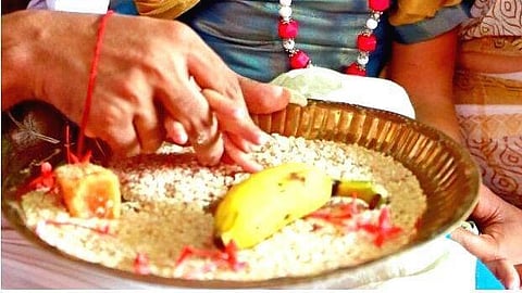 കൊല്ലൂർ മൂകാംബിക ക്ഷേത്രത്തിൽ ആദ്യാക്ഷരം കുറിച്ച് നൂറ് കണക്കിന് കുരുന്നുകൾ