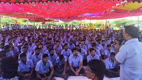 ശ്രീപെരുമ്പത്തൂർ സാംസങ് നിർമാണ യൂണിറ്റില്‍ തൊഴിലാളി സമരം തുടരുന്നു; സിപിഎമ്മും ഡിഎംകെയും നേർക്കുനേർ