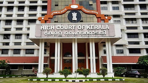 ഓര്‍ത്തഡോക്‌സ്-യാക്കോബായ പള്ളിത്തര്‍ക്കം: കളക്ടര്‍മാര്‍ 6 പള്ളികള്‍ ഏറ്റെടുക്കണമെന്ന സിംഗിള്‍ ബെഞ്ച് ഉത്തരവിൽ ഇടപെടാതെ ഡിവിഷന്‍ ബെഞ്ച്