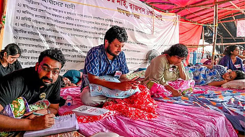 'ആവശ്യങ്ങള്‍ നടപ്പിലാക്കാന്‍ നാല് മാസം കൂടി തരണം', നിരാഹാരമിരിക്കുന്ന ഡോക്ടര്‍മാരോട് മമത; തിങ്കളാഴ്ച കൂടിക്കാഴ്ച