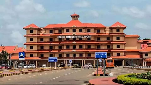 കൊച്ചിയിലും വിമാനത്തിന് ബോംബ് ഭീഷണി; സുരക്ഷ പരിശോധന ശക്തമാക്കി