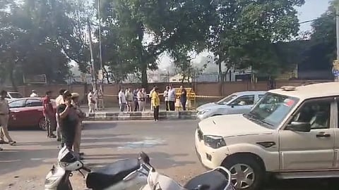 ഡൽഹിയിൽ സിആർപിഎഫ് സ്കൂളിന് സമീപം സ്ഫോടനം; ഫോറൻസിക് സംഘവും ഡൽഹി പൊലീസും സ്ഥലത്തെത്തി