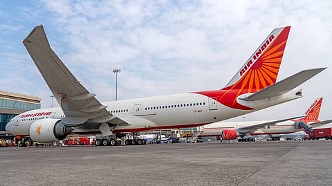 ബോംബ് ഭീഷണി: കൊച്ചി, കോഴിക്കോട് അടക്കം രാജ്യത്തെ 12 വിമാനത്താവളങ്ങളുടെ സുരക്ഷ വർധിപ്പിക്കാൻ കേന്ദ്ര ആഭ്യന്തര മന്ത്രാലയം