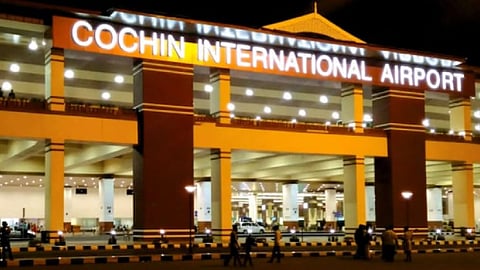 നെടുമ്പാശേരി വിമാനത്താവളത്തില്‍ 'മനുഷ്യ ബോംബ്' ഭീഷണിയുമായി യാത്രക്കാരന്‍