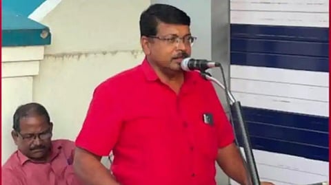 എൽഡിഎഫ് കൺവെൻഷനിൽ ഷുക്കൂർ; മാധ്യമപ്രവര്‍ത്തകര്‍ ഇറച്ചിക്കടയ്ക്ക് മുന്നില്‍ നില്‍ക്കുന്ന പട്ടിയെപ്പോലെയെന്ന് സിപിഎം നേതാവ്