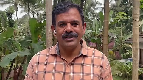 സർക്കാർ സർവീസിലിരിക്കെ പെട്രോൾ പമ്പിന് അപേക്ഷിച്ചത് ചട്ടലംഘനം; ടി.വി. പ്രശാന്തിന് സസ്‌പെൻഷൻ