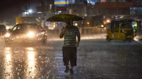 സംസ്ഥാനത്ത് ഇന്ന് ഇടിമിന്നലോടു കൂടിയ ഒറ്റപ്പെട്ട  മഴയ്ക്ക് സാധ്യത; ജാഗ്രതാ നിർദേശവുമായി കാലാവസ്ഥാ വകുപ്പ്