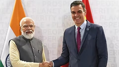 സ്പാനിഷ് പ്രധാനമന്ത്രി ഇന്ത്യയില്‍; നരേന്ദ്ര മോദിക്ക് ഒപ്പം വഡോദരയിലെ സൈനിക വിമാന നിർമാണ കേന്ദ്രം ഉദ്ഘാടനം ചെയ്യും