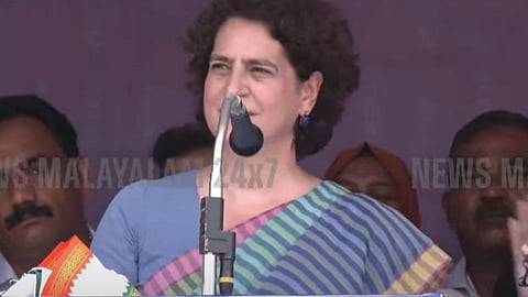 വയനാടുകാരുടെ ധീരതയെ പ്രകീര്‍ത്തിച്ചും ബ്രിട്ടീഷുകാര്‍ക്കെതിരായ പോരാട്ടം ഓര്‍മിപ്പിച്ചും പ്രിയങ്ക ഗാന്ധി