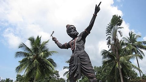 'പരശുരാമന്‍ മഴുവെറിഞ്ഞ് നേടിയതല്ല... തിരകള്‍ തിരുമുല്‍ക്കാഴ്ച നല്‍കിയതുമല്ല... മാവേലി പാട്ട് പാടുമീ മലയാളം'