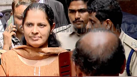 പൊലീസ് കസ്റ്റഡിയിൽ; മാധ്യമങ്ങളോട് പ്രതികരിക്കാതെ പി.പി. ദിവ്യ