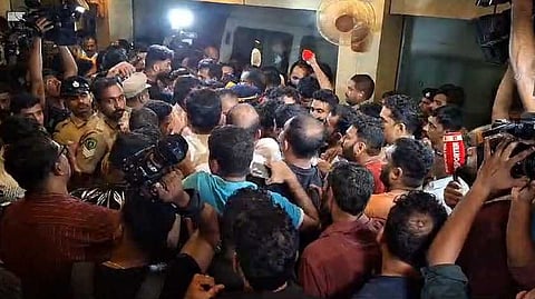 കോൺഗ്രസ് നേതാക്കളുടെ മുറിയിലെ റെയ്‌ഡ്; ഒന്നും കണ്ടെത്തിയില്ലെന്ന് പൊലീസ്