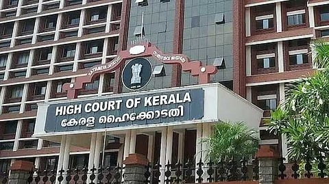വഖഫ് ഭൂമി കൈവശം വെച്ചാൽ കുറ്റകരമാകുന്ന നിയമഭേദഗതിക്ക് മുന്‍കാല പ്രാബല്യമില്ലെന്ന് ഹൈക്കോടതി