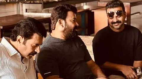 'ബിഗ് M s  നൊപ്പം' ; ആരാധകരെ ആവേശഭരിതരാക്കി ചാക്കോച്ചൻ