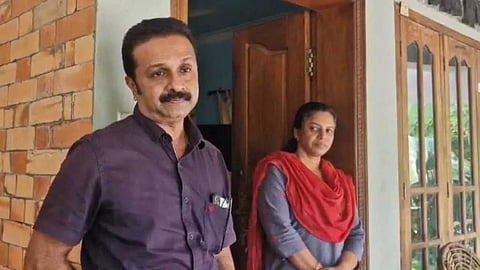 എഡിഎമ്മിൻ്റെ മരണം: കൊലപാതകമെന്ന് സംശയം; സിബിഐ അന്വേഷണം വേണമെന്ന് നവീൻ ബാബുവിൻ്റെ കുടുംബം
