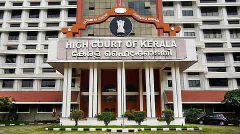 ഹേമ കമ്മിറ്റി റിപ്പോർട്ടുമായി ബന്ധപ്പെട്ട കേസുകൾ  ഹൈക്കോടതി ഇന്ന് പരിഗണിക്കും