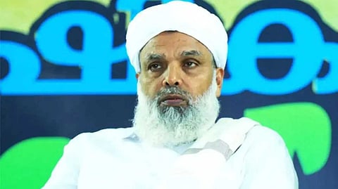 സമസ്ത വിവാദത്തില്‍ ഉമര്‍ഫൈസി മുക്കത്തിന് രൂക്ഷവിമര്‍ശനം; പരാതി നല്‍കി കോഴിക്കോട് കൈതപ്പൊയില്‍ മഹല്ല് കമ്മിറ്റി