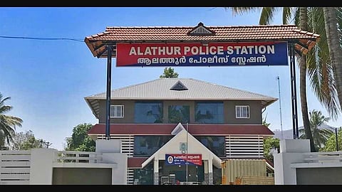ക്രമസമാധാനപാലനം, നല്ല പെരുമാറ്റം; രാജ്യത്തെ ഏറ്റവും മികച്ച അഞ്ചാമത്തെ പൊലീസ് സ്റ്റേഷനായി പാലക്കാട് ആലത്തൂര്‍ സ്റ്റേഷന്‍‌