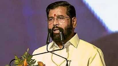 സത്യപ്രതിജ്ഞ ചടങ്ങില്‍ ഗവർണറെ തടസപ്പെടുത്തി ഷിന്‍ഡെ; മോദിക്ക് നന്ദി അറിയിച്ച് തുടക്കം