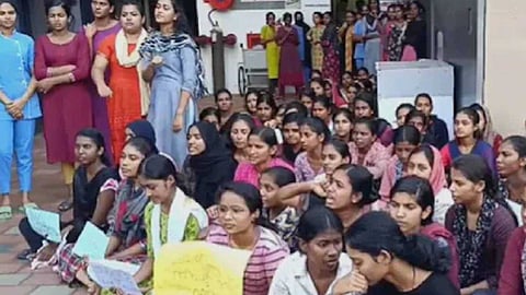 ഹോസ്റ്റൽ വാർഡനുമായി പ്രശ്നം; കാഞ്ഞങ്ങാട് ആത്മഹത്യയ്ക്ക് ശ്രമിച്ച നഴ്സിങ്‌ വിദ്യാർഥി ഗുരുതരാവസ്ഥയിൽ