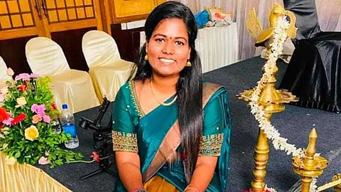 നഴ്‌സിങ് വിദ്യാര്‍ഥിനി അമ്മുവിന്റെ മരണം: കോളേജ് പ്രിന്‍സിപ്പലിനെ സ്ഥലം മാറ്റി; മൂന്ന് വിദ്യാര്‍ഥിനികള്‍ക്ക് സസ്‌പെന്‍ഷന്‍