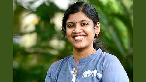"ഒഴിഞ്ഞ കുപ്പിയില്‍ ചൂടുവെള്ളം കുടിക്കുന്നത് ഇത്ര വലിയ സംഭവമാണോ? പാര്‍ട്ടിയുമായി ആലോചിച്ച് നിയമ നടപടി സ്വീകരിക്കും"