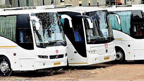 ക്രിസ്തുമസ്-പുതുവത്സരം ഇങ്ങെത്തി; കഴുത്തറപ്പന്‍ ടിക്കറ്റ് നിരക്കുമായി അന്തര്‍സംസ്ഥാന സ്വകാര്യ ബസുകള്‍