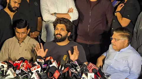 വ്യക്തിഹത്യ നടത്തുന്നു, തെറ്റായ വിവരങ്ങള്‍ പ്രചരിപ്പിക്കുന്നു; പുഷ്പ 2 വിവാദത്തില്‍ വികാരഭരിതനായി അല്ലു അര്‍ജുന്‍