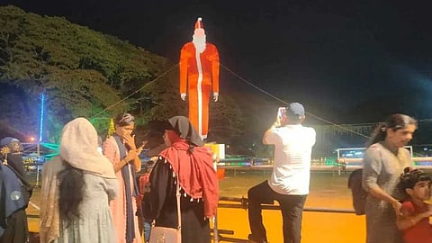 പപ്പാഞ്ഞിയെ മാറ്റില്ല, ഉദ്ഘാടനം ഇന്ന് രാത്രി; പൊലീസിനെ വെല്ലുവിളിച്ച് ഗാലാ ഡി കൊച്ചി
