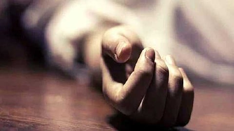 ജോലിയില്‍ നിന്നും പിരിച്ചുവിട്ടു; കണ്ണൂരില്‍ റിസോർട്ടിന് തീയിട്ട് ജീവനക്കാരന്‍ തൂങ്ങിമരിച്ചു