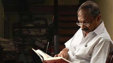 ഗുരുനാഥന്‍, സുഹൃത്ത്, വഴികാട്ടി; വൈകാരികമായി എം.ടിക്ക് വിടചൊല്ലി സിനിമ- സാഹിത്യ- സാംസ്കാരിക ലോകം