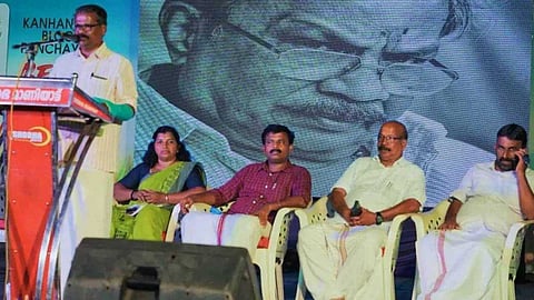 'പാര്‍ട്ടി നിര്‍ദേശ പ്രകാരമാണ് എല്ലാം ചെയ്തത്'; പെരിയ കേസ് പ്രതികളുമായി വേദി പങ്കിട്ടതില്‍ കോണ്‍ഗ്രസ് നേതാവ്
