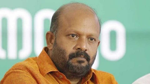 സുരേന്ദ്രനും താനും പരസ്പരം വീട് സന്ദര്‍ശിച്ചത് സൗഹൃദം; എന്നാല്‍, മേയറുടെ വീട്ടില്‍ പോയത് നിഷ്‌കളങ്കമല്ല: വി.എസ്. സുനില്‍ കുമാര്‍