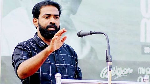 ഐ.സി. ബാലകൃഷ്ണനെതിരെ നടപടിയുണ്ടാവാതിരുന്നത് കെ. സുധാകരനും വി.ഡി. സതീശനും കോഴപ്പണം കൈപ്പറ്റിയതിനാല്‍: വി.കെ. സനോജ്