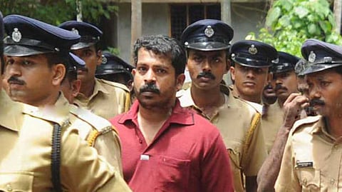 ഒരു ക്രിമിനലിന് എങ്ങനെയാണ് പരോള്‍ ലഭിച്ചത്? കൊടി സുനി പുറത്തിറങ്ങിയതില്‍ കെ. കെ. രമ