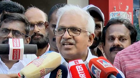 തടവറ കണ്ടാൽ സിപിഎം ഭയപ്പെടില്ല, ജയിൽജീവിതം കമ്മ്യൂണിസ്റ്റുകാ‍ർക്ക് വായിക്കാനുള്ള അവസരം; പെരിയ കേസിലെ പ്രതികൾക്ക് പുസ്തകം കൈമാറി പി. ജയരാജൻ