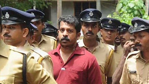 കൊടി സുനിക്ക് കണ്ണൂർ ജില്ലയിൽ പ്രവേശിക്കാം; അനുമതി നല്‍കി തലശ്ശേരി അഡീഷണൽ ജില്ലാ സെഷൻസ് കോടതി
