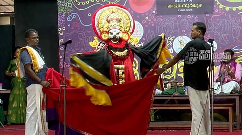 കലോത്സവ വേദിയിലെ ചെലവേറിയ കലാരൂപം, സാഹിത്യവും നൃത്തവും സംഗീതവും ചേര്‍ന്ന യക്ഷഗാനം