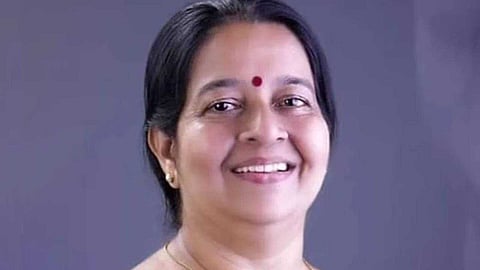 പരസഹായത്തോടെ 15 അടിയോളം നടന്നു; ഉമ തോമസിന്റെ ആരോഗ്യനിലയില്‍ പുരോഗതി