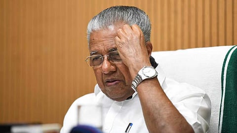 "പടയുടെ നടുവിലെ പടനായകൻ, ഫീനിക്സ് പക്ഷി"; പിണറായി വിജയനെ പുകഴ്ത്തി വീണ്ടും വാഴ്ത്തുപാട്ട്