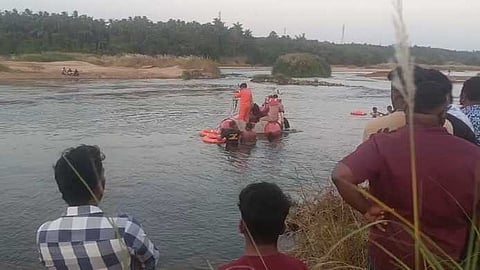 ഭാരതപ്പുഴയിൽ നാലംഗ കുടുംബം ഒഴുക്കിൽപ്പെട്ടു;   ഒരാളുടെ മൃതദേഹം കണ്ടെത്തി