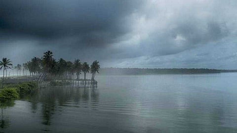 ഒറ്റപ്പെട്ട ഇടങ്ങളില്‍ മഴയ്ക്ക് സാധ്യത; രണ്ട് ജില്ലകളില്‍ യെല്ലോ അലേര്‍ട്ട്