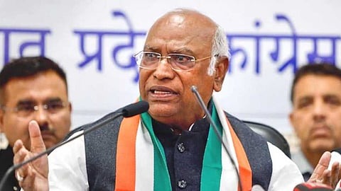 'സ്ത്രീ സുരക്ഷയെ കുറിച്ച് മോദി സർക്കാരിനോട് മൂന്ന് ചോദ്യങ്ങൾ'; ബിജെപിയെ ചോദ്യമുനയിൽ നിർത്തി മല്ലികാർജുൻ ഖാർഗെ