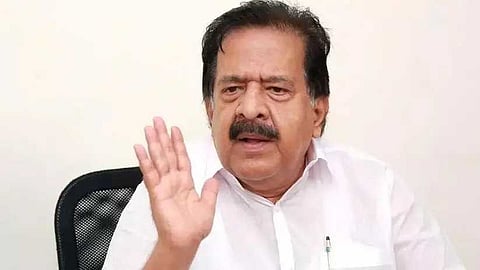 എലപ്പുള്ളി മദ്യക്കമ്പനി വിവാദം: മുഖ്യമന്ത്രി നേരിട്ട് നടത്തുന്ന അഴിമതി, സർക്കാർ പിന്തിരിയണമെന്ന് രമേശ് ചെന്നിത്തല